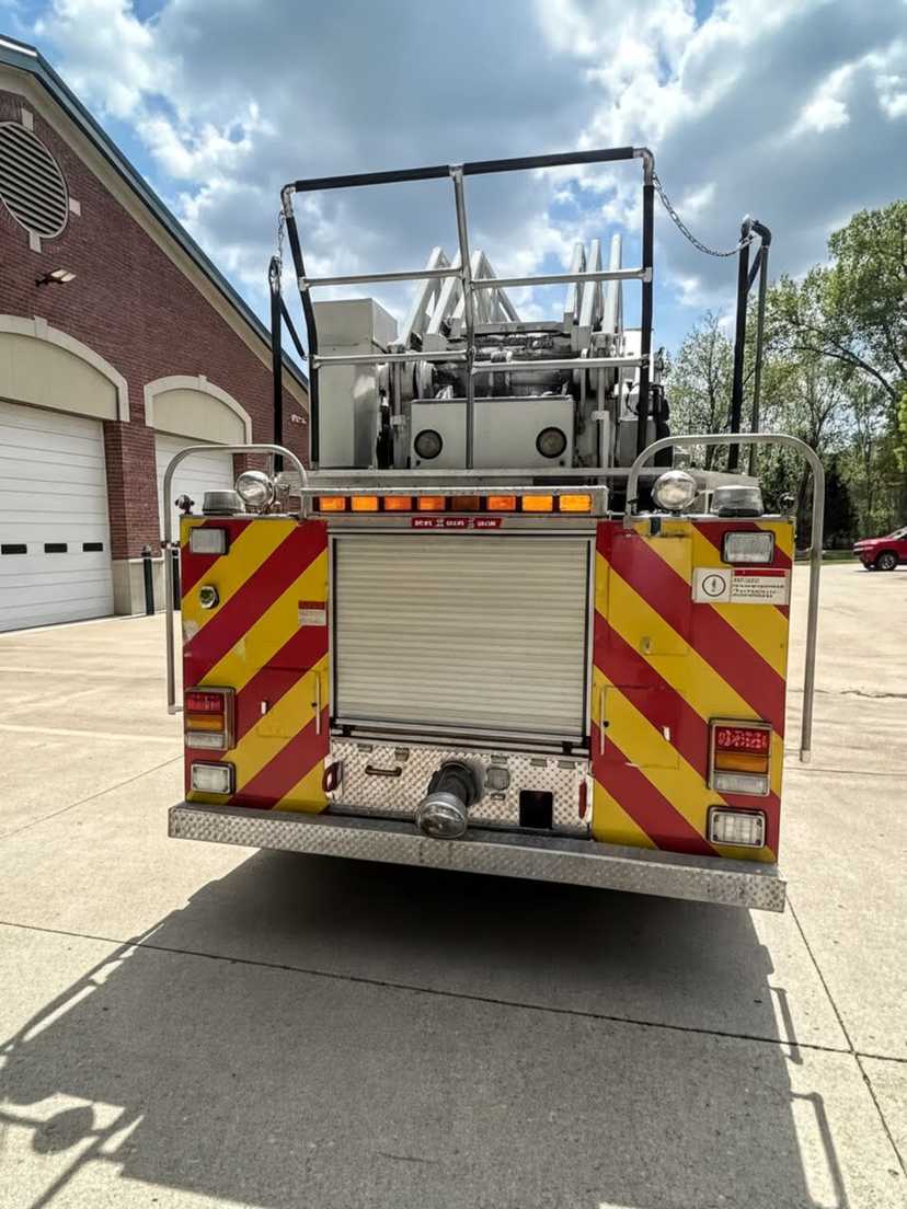 2001 Pierce Dash 100' Quint — photo 4