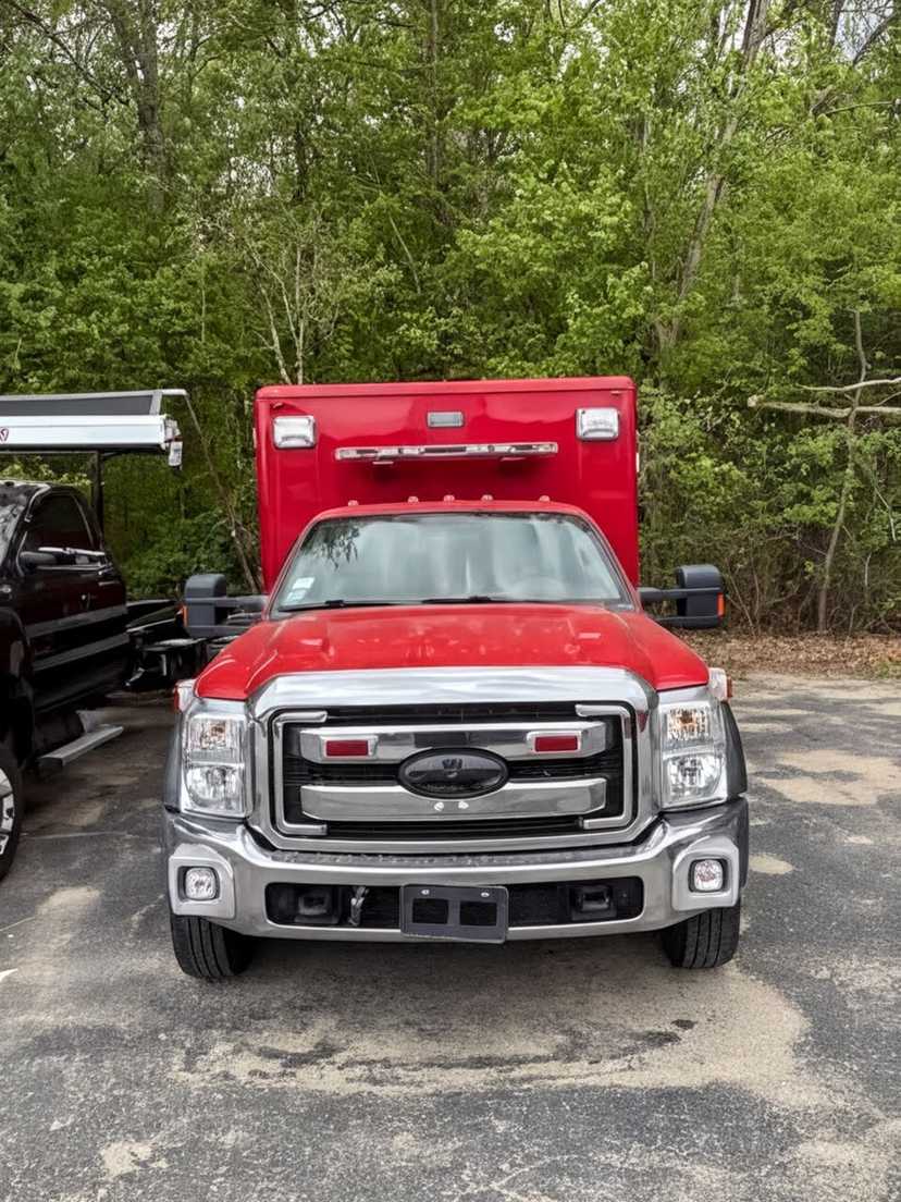 2011 Ford 4x4 Type I Ambulance — photo 2
