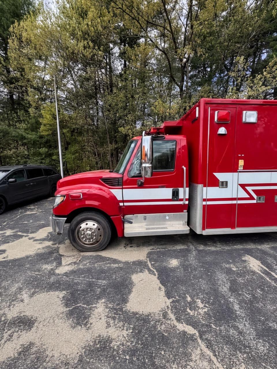 2014 International Terrastar 4x4 Type I Ambulance - image 5
