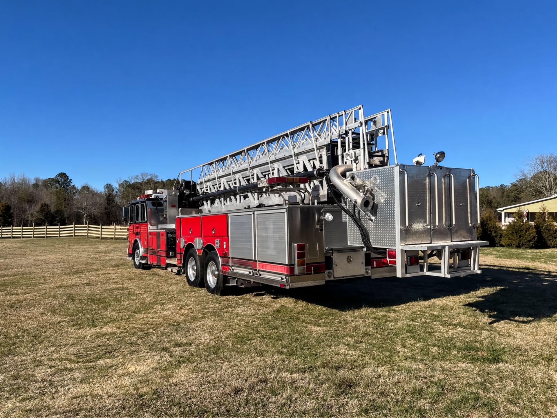 2003 Sutphen 110' Tower - image 4