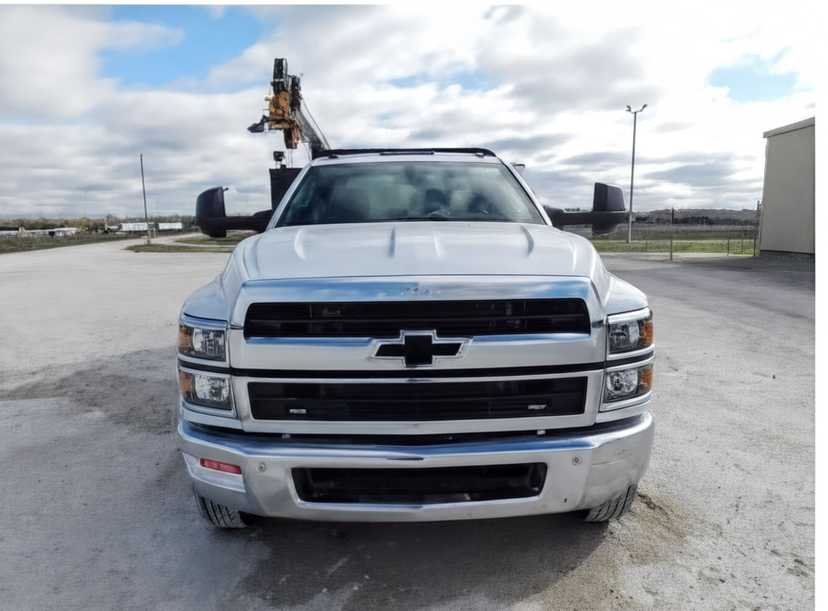 2024 Chevrolet Silverado 5500 4x2 Aluminum Knapheide Mechanics Body — photo 4
