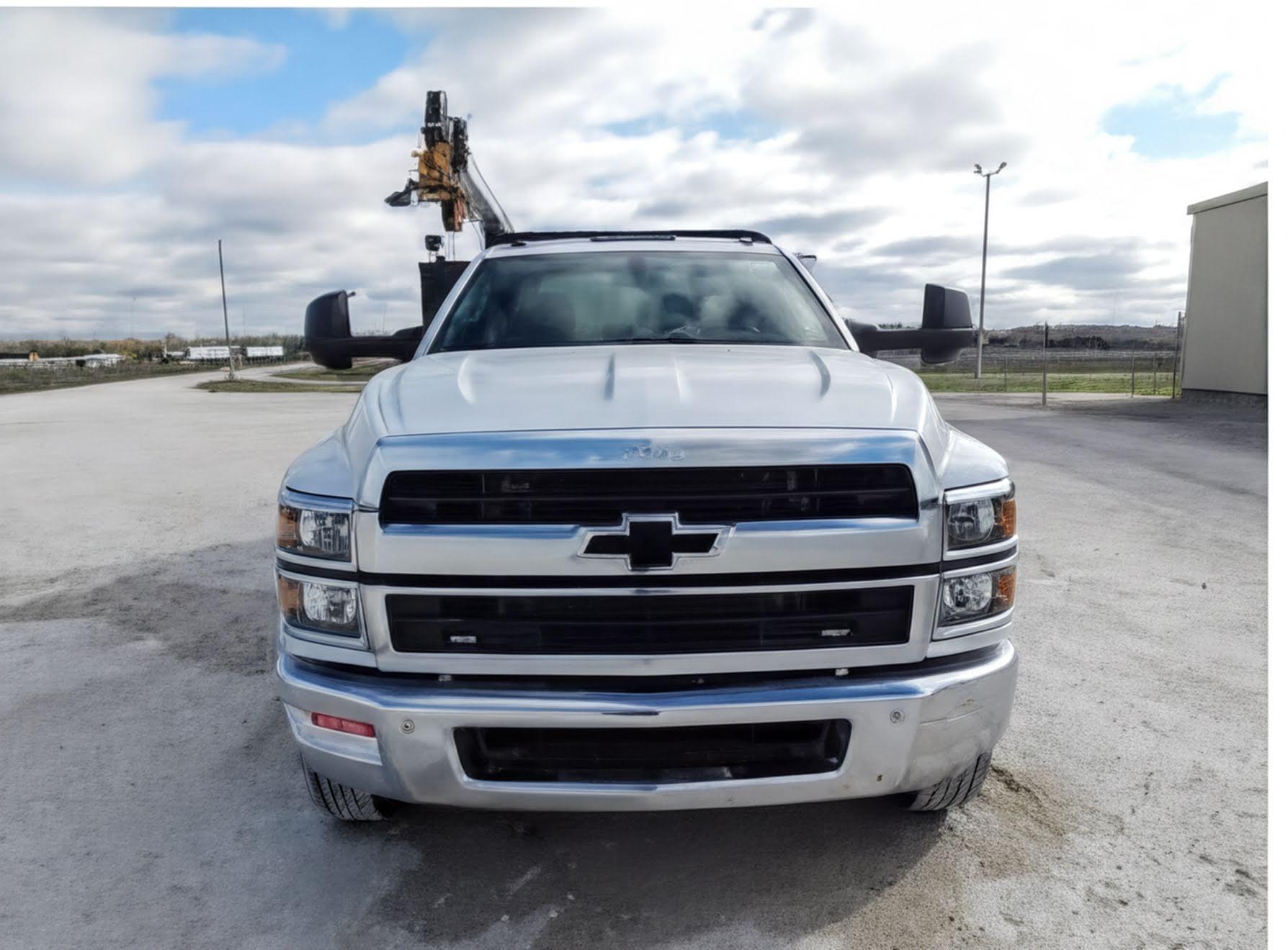 2024 Chevrolet Silverado 5500 4x2 Aluminum Knapheide Mechanics Body - image 4