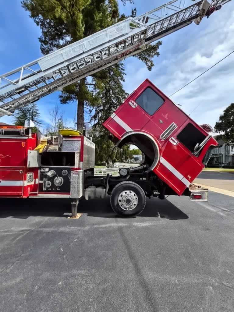 1998 Ferrara Spartan 75' Aerial — photo 3