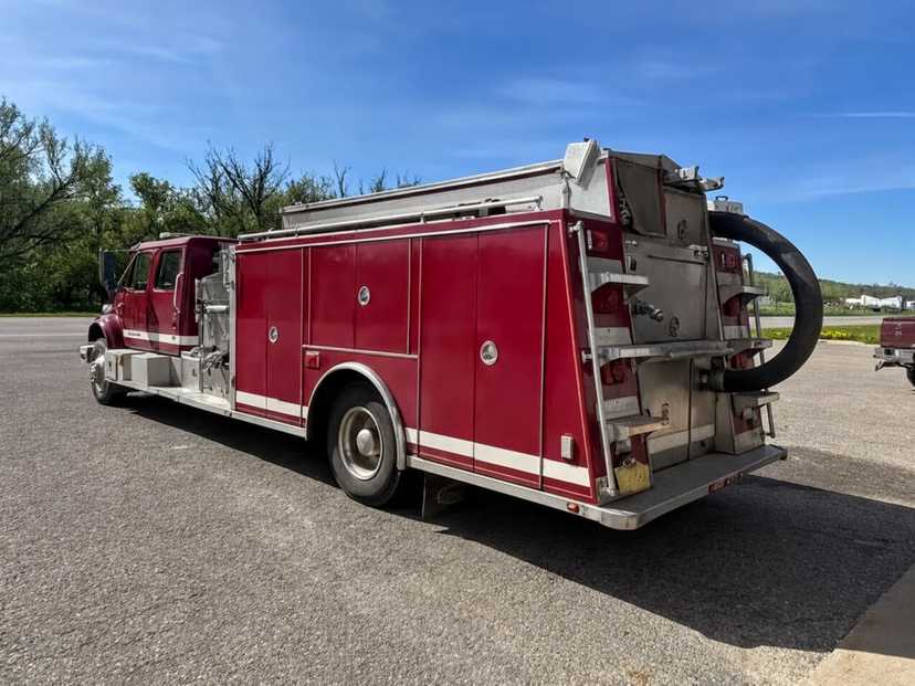 1996 General International Pumper — photo 4