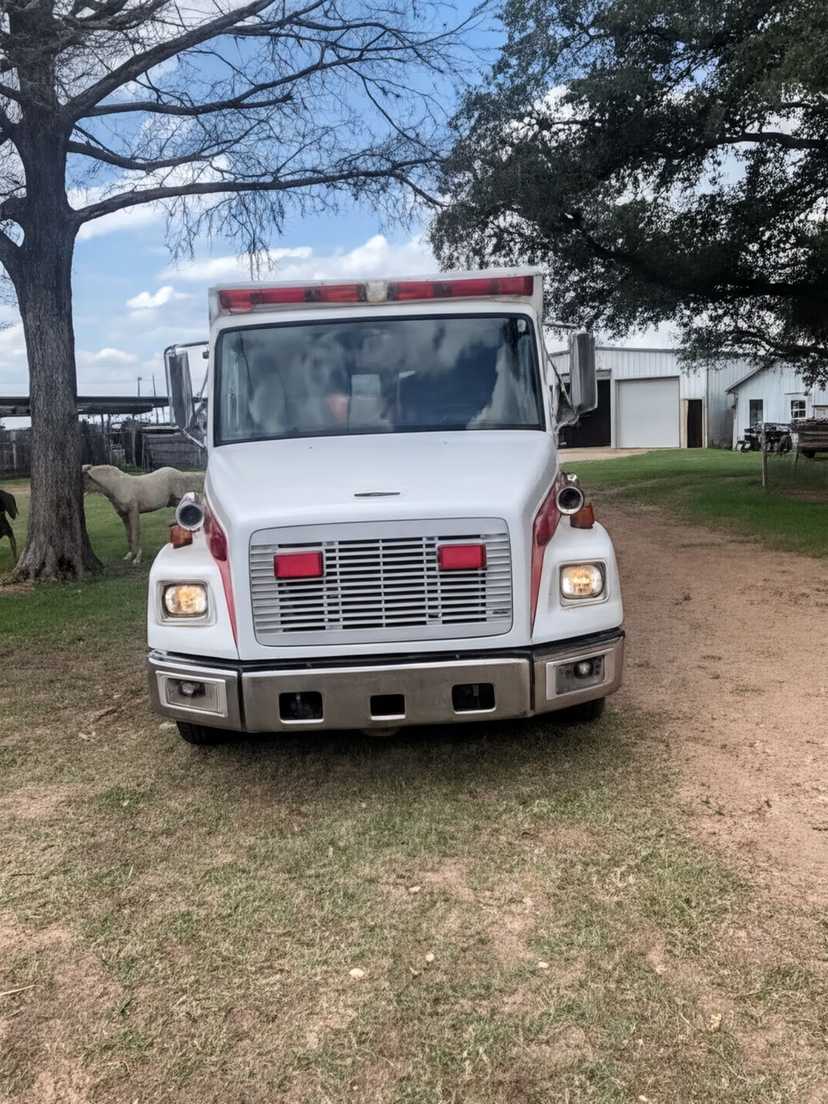 2008 Freightliner Type I Ambulance — photo 3