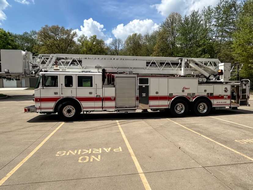 2001 Pierce Dash 100' Quint