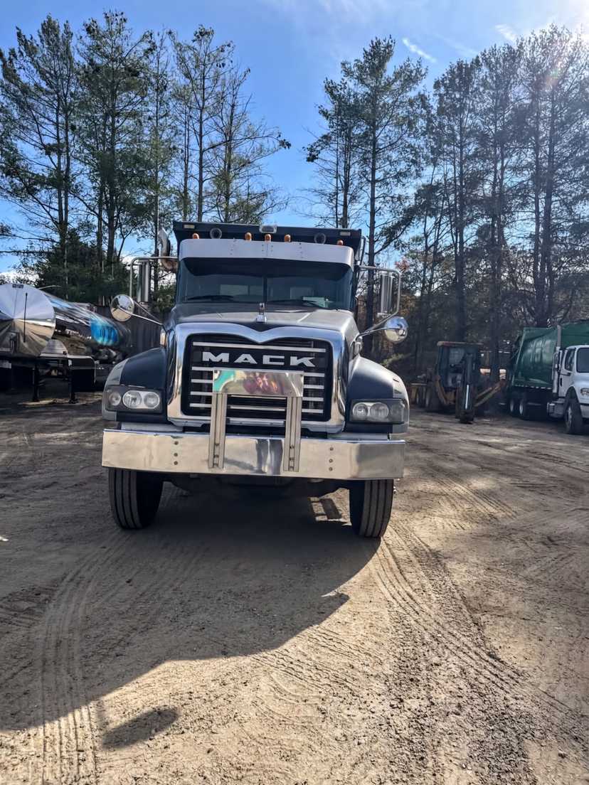 2012 Mack GU713 Dump Truck — photo 3