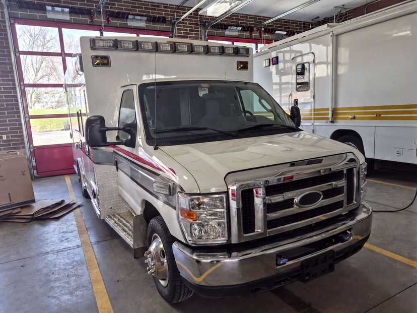 2011 Braun Ford Type III Ambulance — photo 4