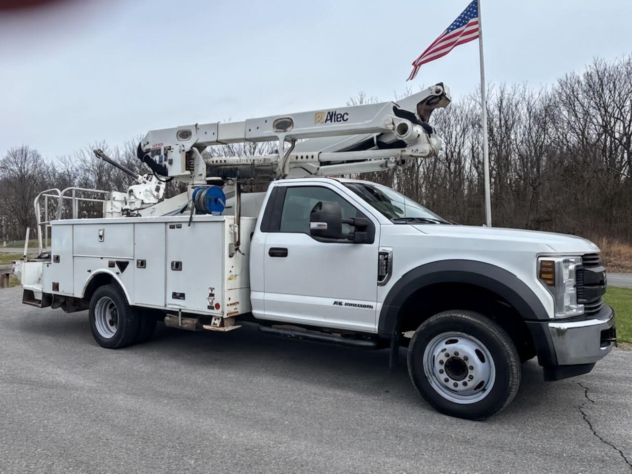2019 Ford F550 Bucket Truck w/ Altec AT48S Boom (53 ft) - image 3
