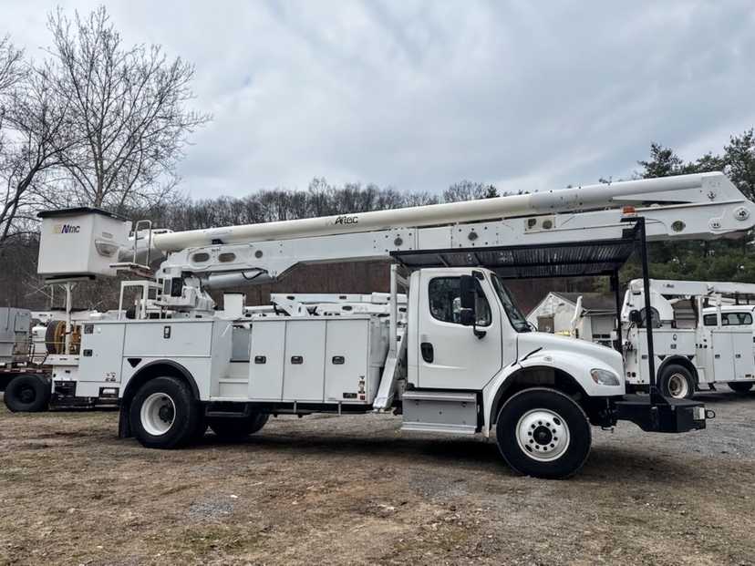 2019 Freightliner M2 Bucket Truck w/ Altec AT67 Boom (72 ft) — photo 3