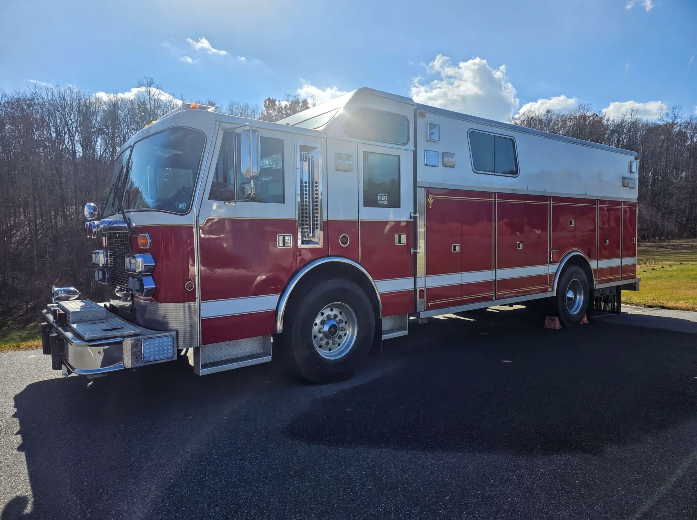 1989 Saulsbury Heavy Rescue - image 3