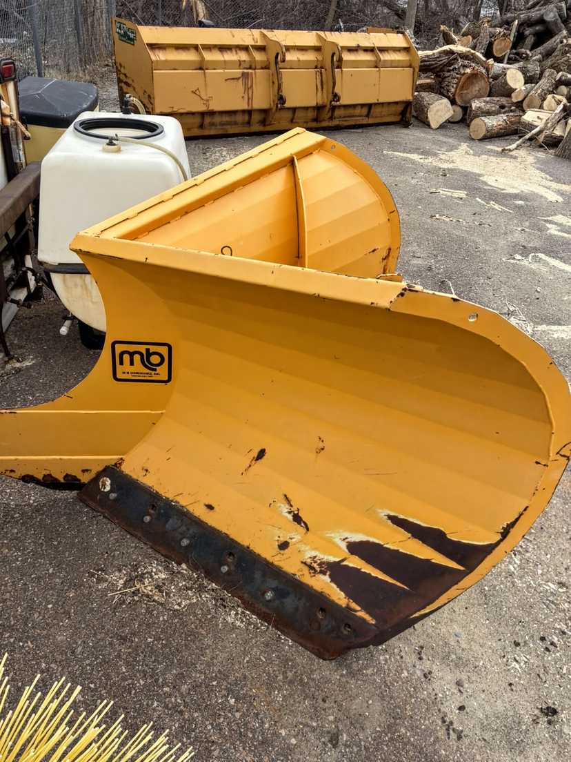 2012 MB Plow — photo 3