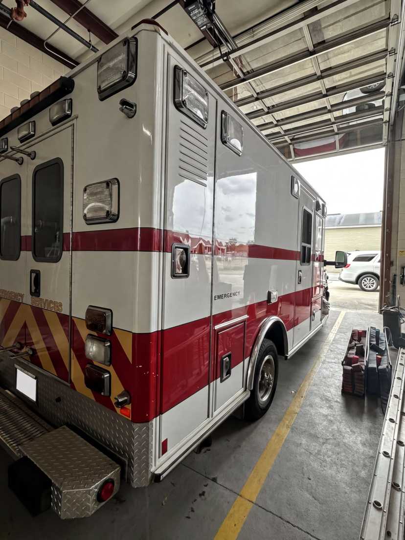 2014 Wheeled Coach Chevrolet Type I Ambulance — photo 5