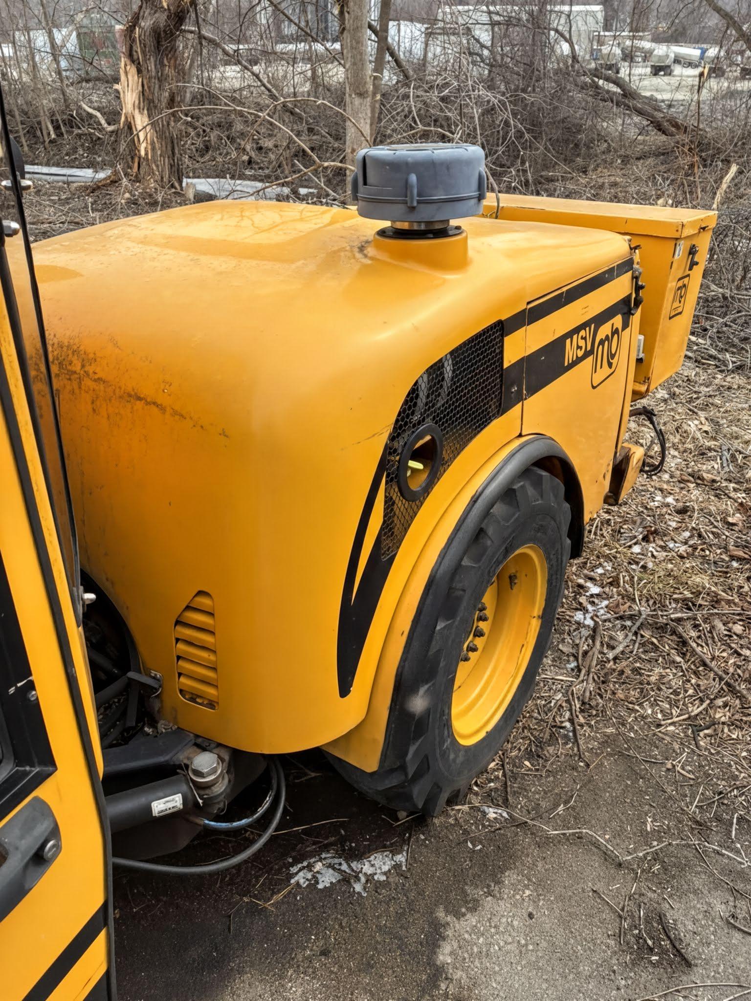 2012 MB MSV Tractor - image 5