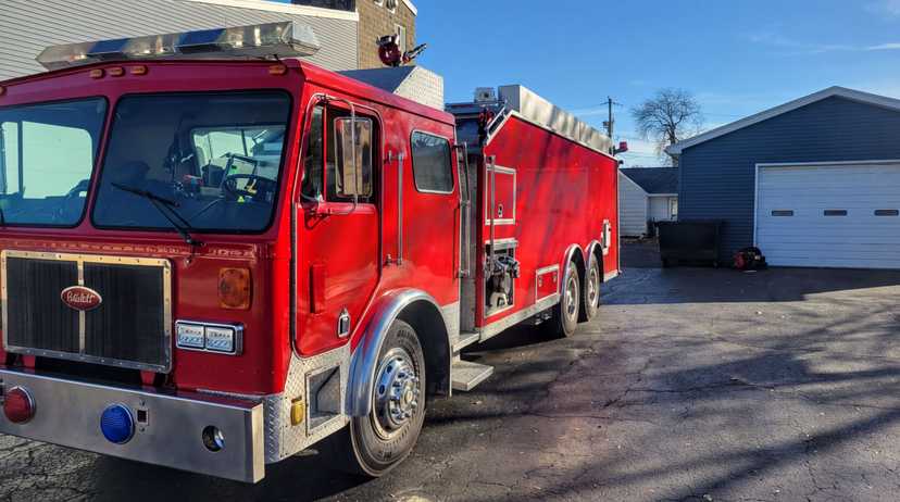 1988 Alexis Peterbilt Pumper Tanker — photo 2