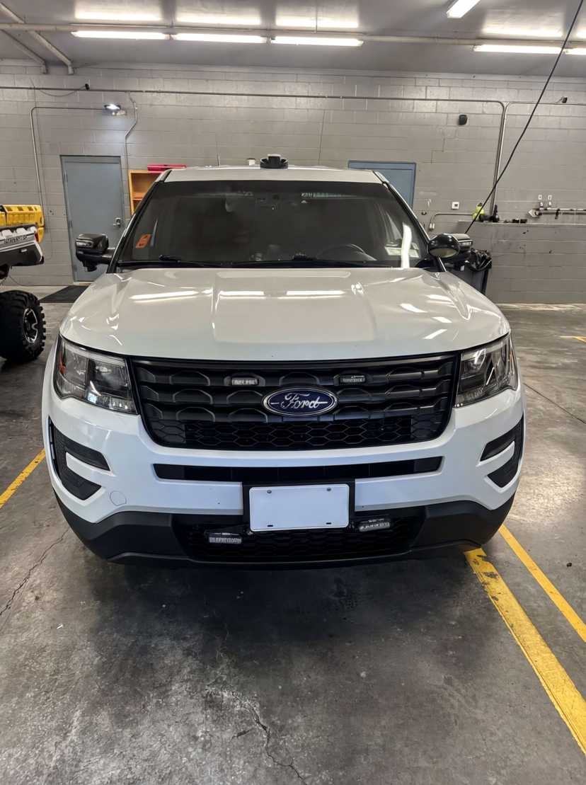 2018 Ford Explorer 4x4 Command Unit — photo 2