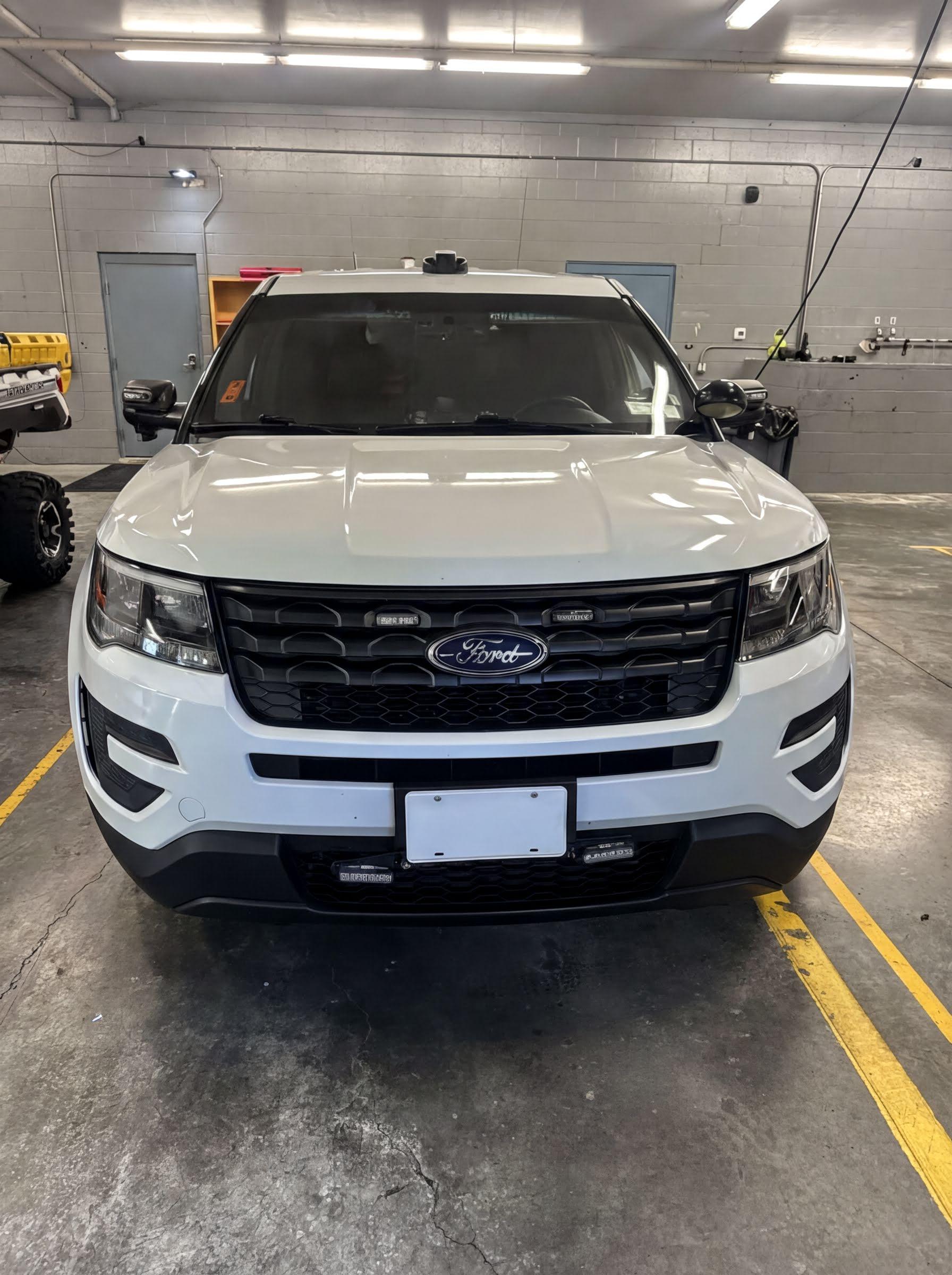 2018 Ford Explorer 4x4 Command Unit - image 2