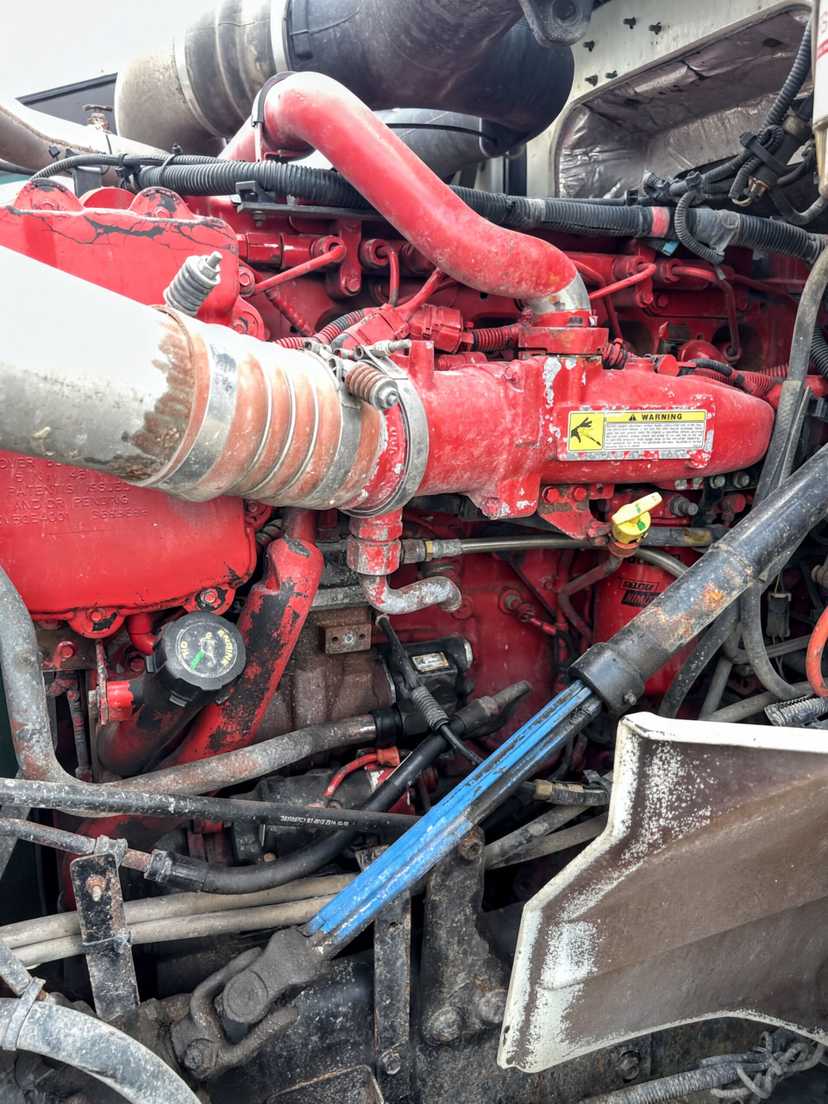 2016 International 5900 Dump Truck — photo 4