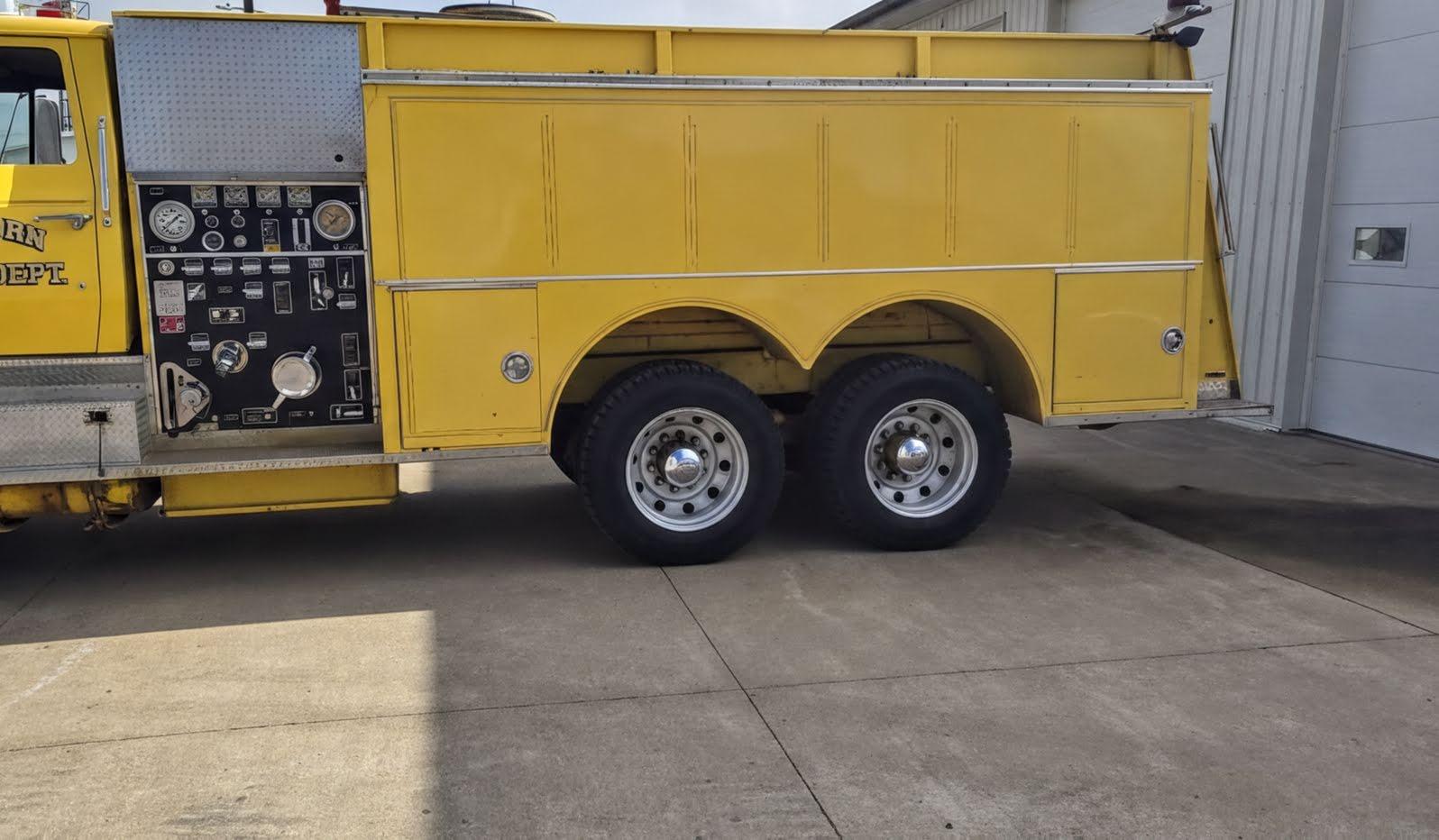 1980 Pierce Ford Pumper Tanker - image 5