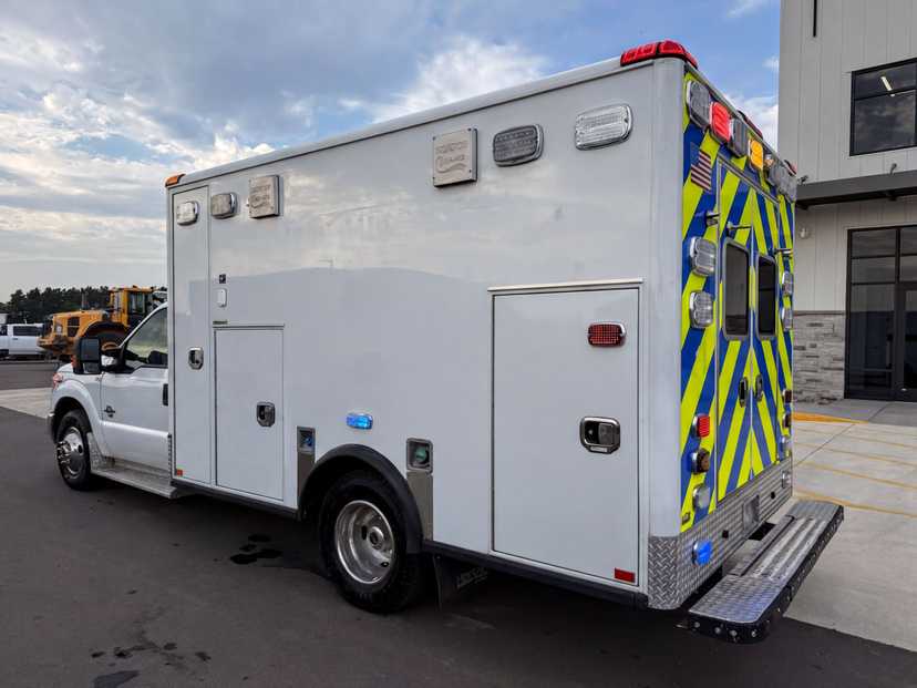 2016 Horton Ford Type I Ambulance — photo 4