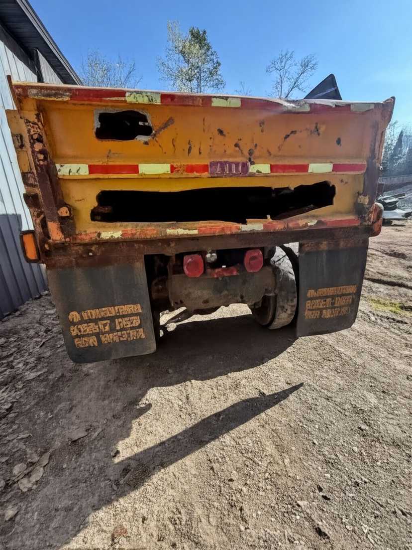 1997 International 4700 Dump Truck — photo 4