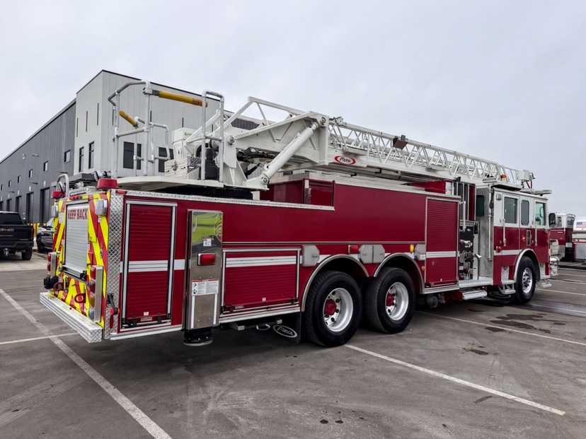 2018 Pierce ARROW XT 75' Aerial — photo 4