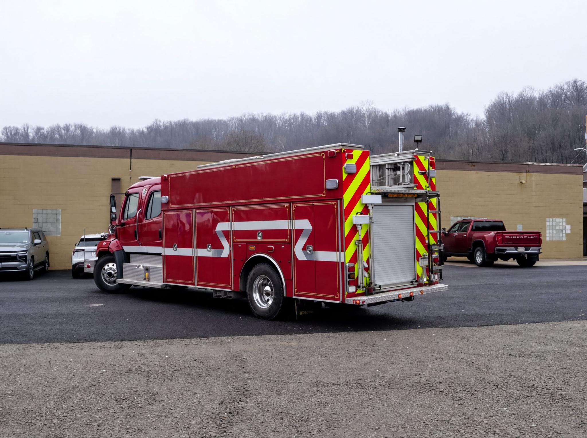 2015 4 Guys Freightliner Heavy Rescue - image 4