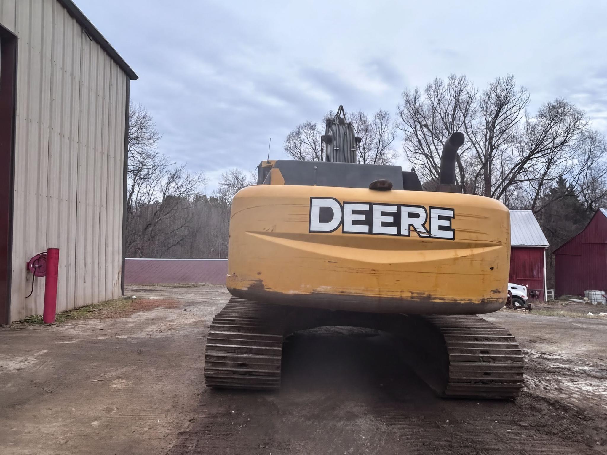 2013 John Deere 250 LC Excavator - image 3