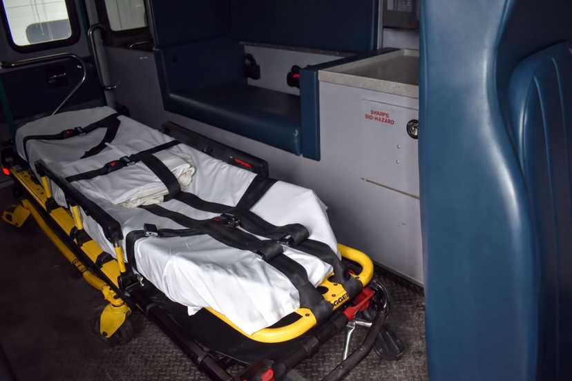 2010 PL-Custom Chevrolet Type III Ambulance — photo 5