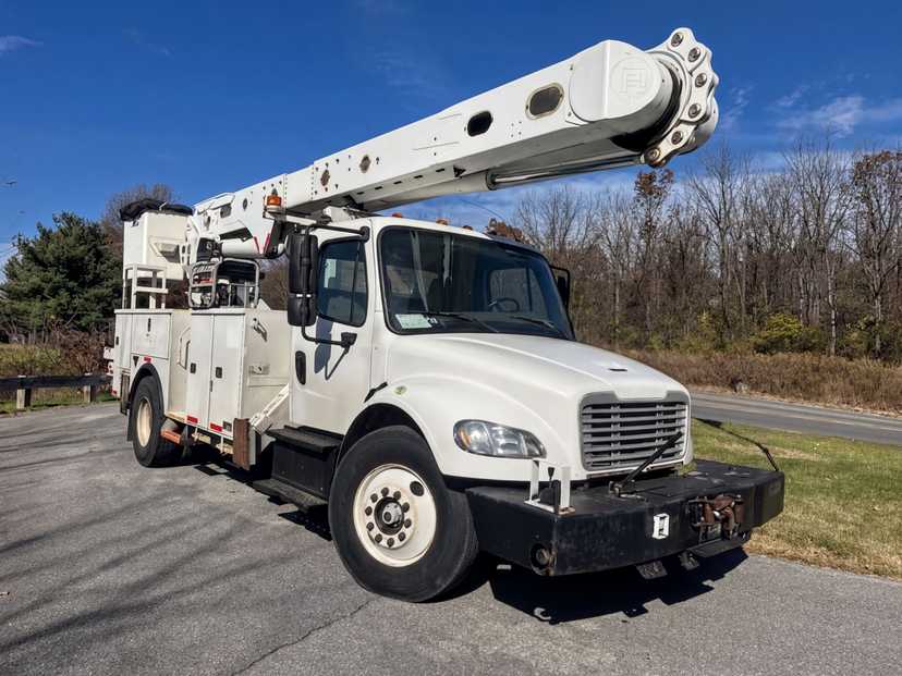2014 Freightliner M2 Bucket Truck w/ Altec AM55E Boom (60 ft) — photo 2