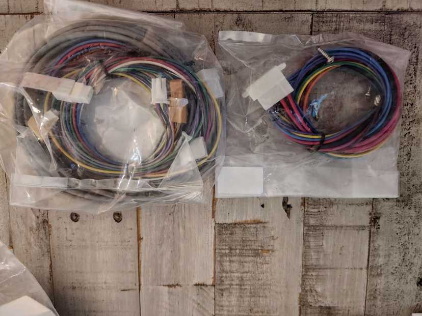 New old stock whelen parts — photo 3