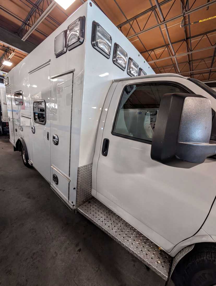 2016 Braun Chevrolet Type III Ambulance — photo 4