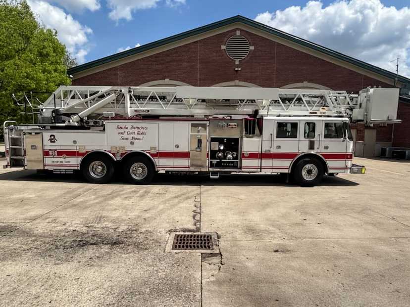 2001 Pierce Dash 100' Quint — photo 2