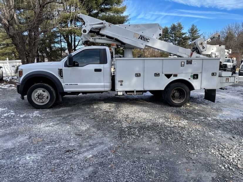 2019 Ford F550 4×4 Bucket Truck w/ Altec AT41M Boom (46 ft) — photo 4