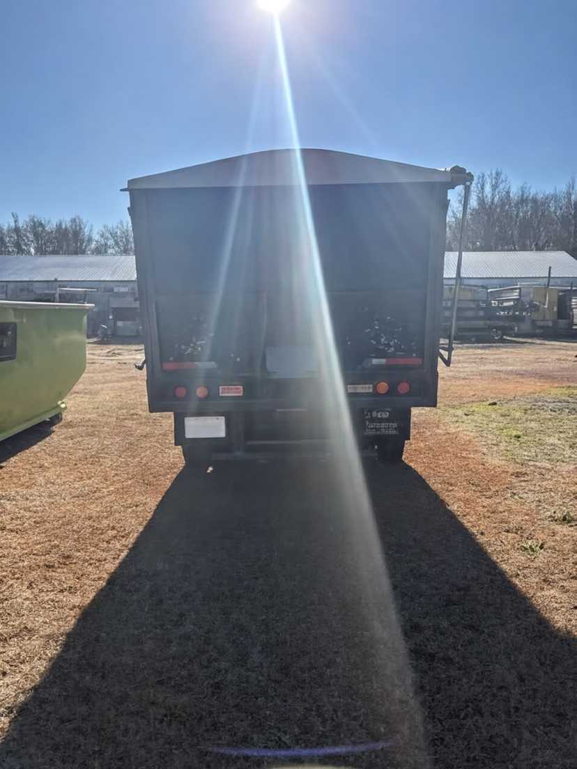 2002 GMC 7500C Dump Truck — photo 5