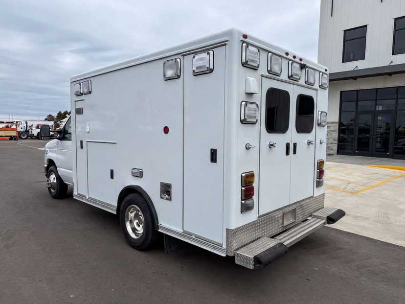 2022 Osage Ford Type III Ambulance — photo 4