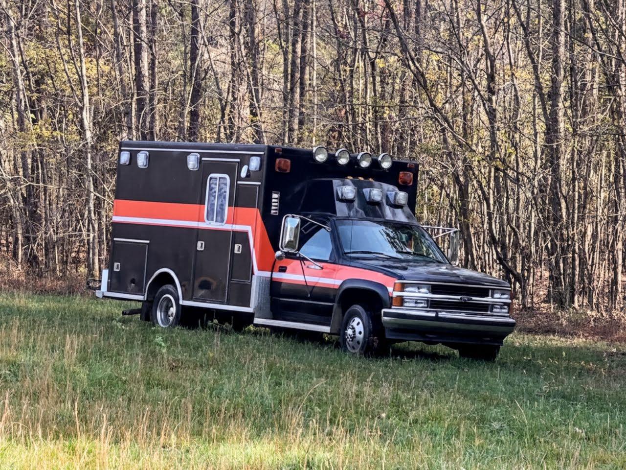 1999 Chevrolet 3500 HD 4x4 Type I Ambulance - image 2