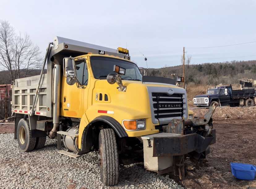 2005 Caterpillar Dump Truck — photo 3