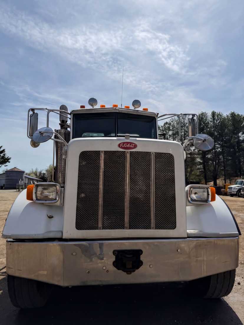 2008 Peterbilt Roll-Off — photo 4