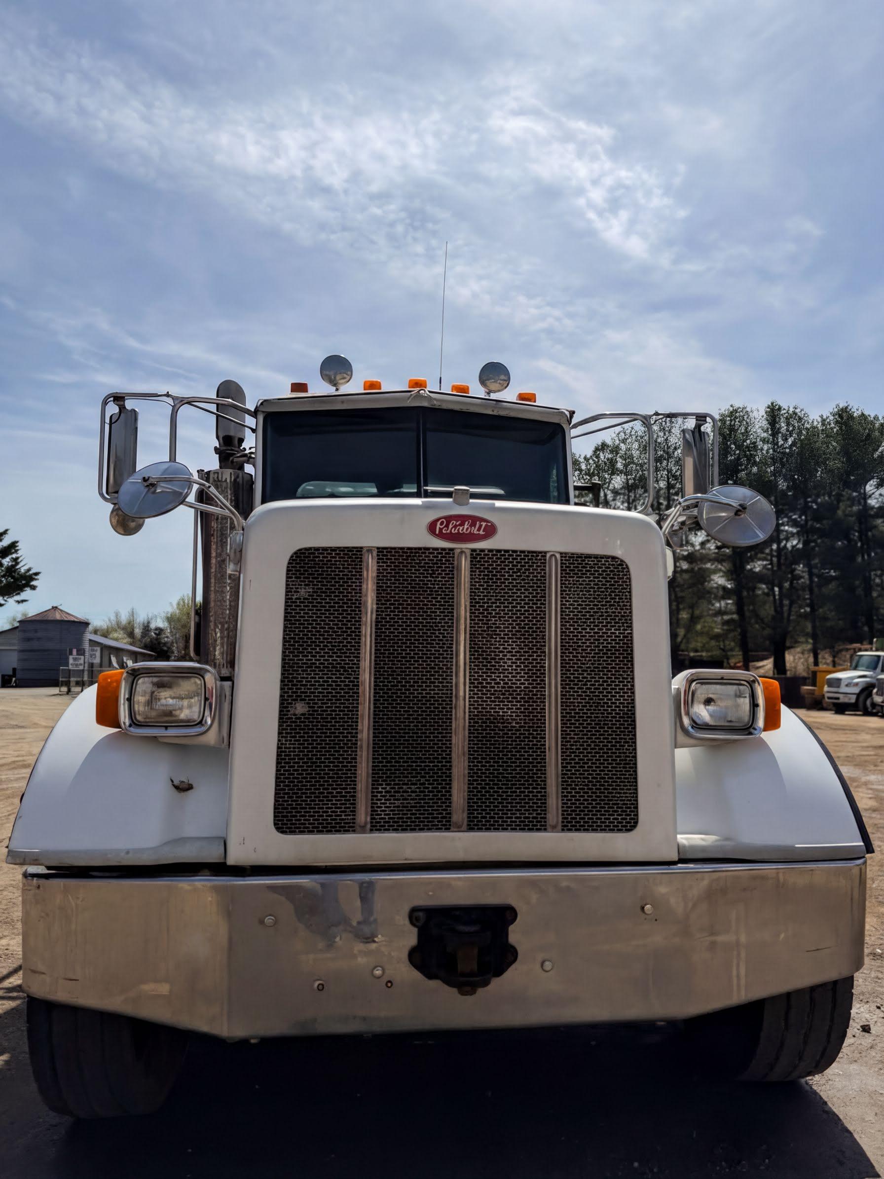 2008 Peterbilt Roll-Off - image 4
