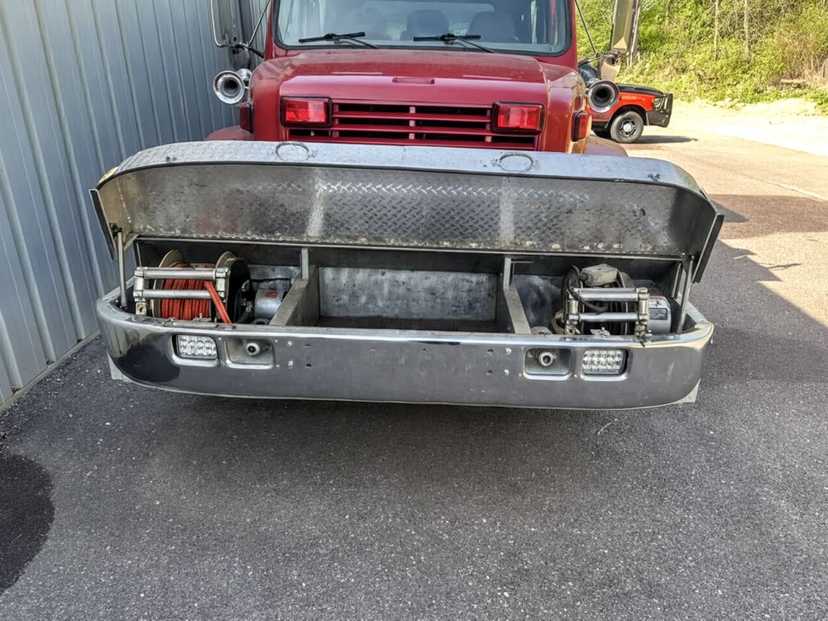 2001 International 4900 Heavy Rescue — photo 3