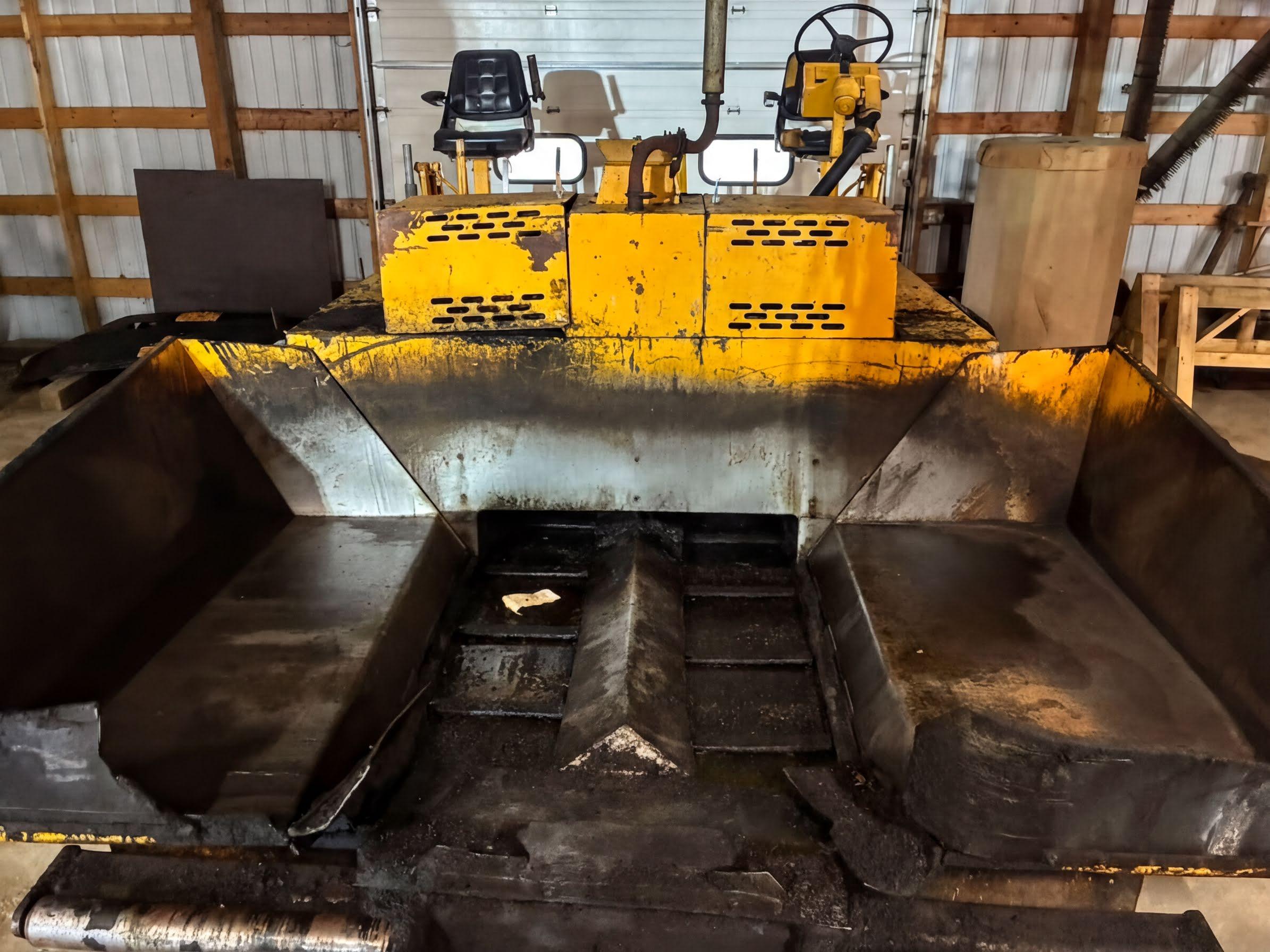 1988 Blaw-Knox PF-150 Asphalt Paver - image 4