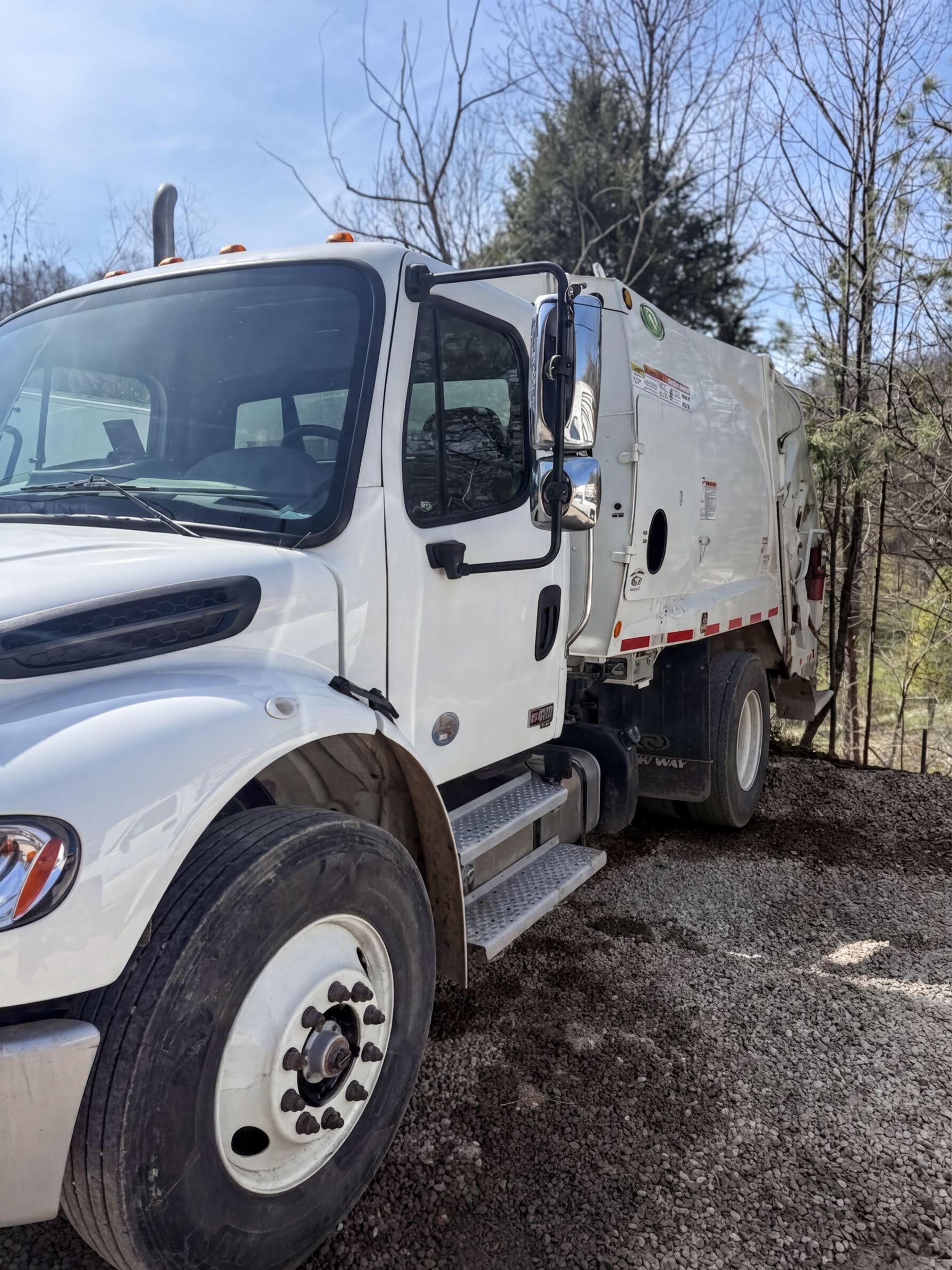 2024 Freightliner New Way Rear Loader - image 3