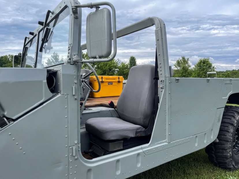 bold 1991 Hummer H1 — photo 3