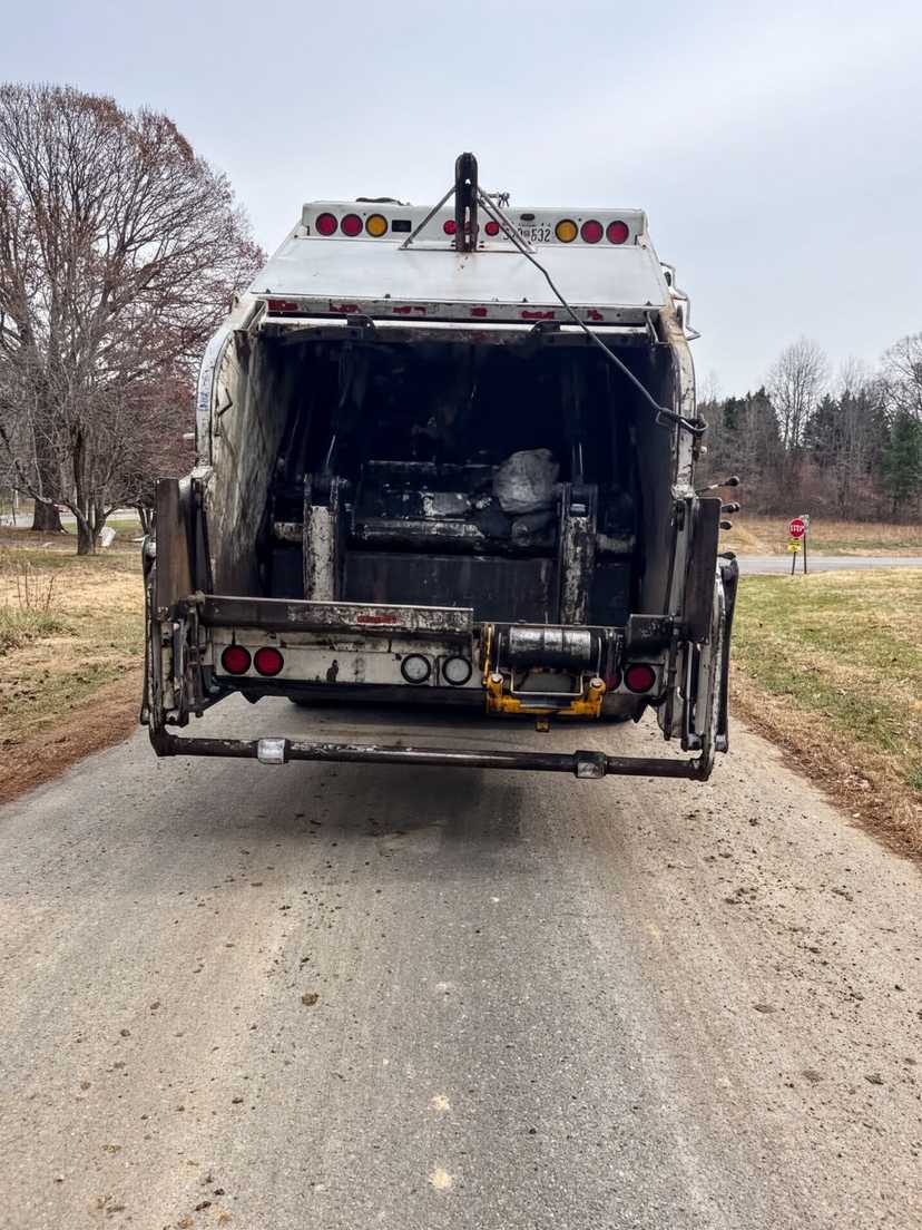 2020 Peterbilt Loadmaster Rear Loader — photo 4
