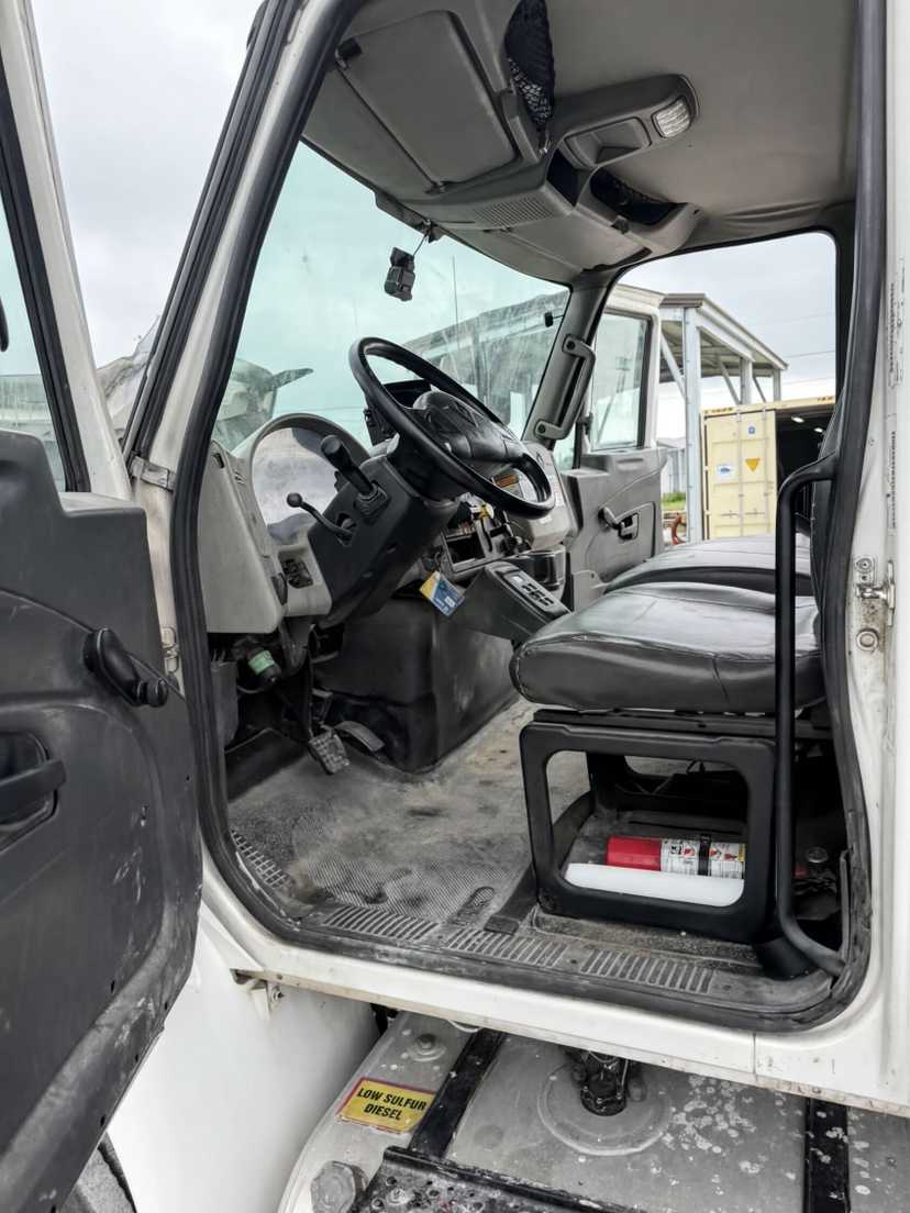 2016 International Heil Rear Loader — photo 3