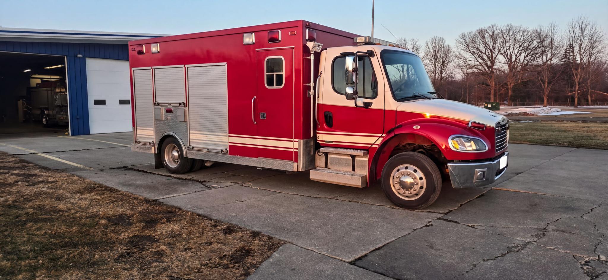 2005 Taylor Made Freightliner Heavy Rescue - image 1