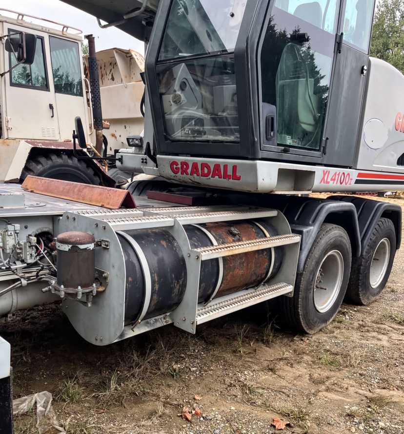 2005 Gradall XL 4100-2 Wheeled Excavator — photo 2