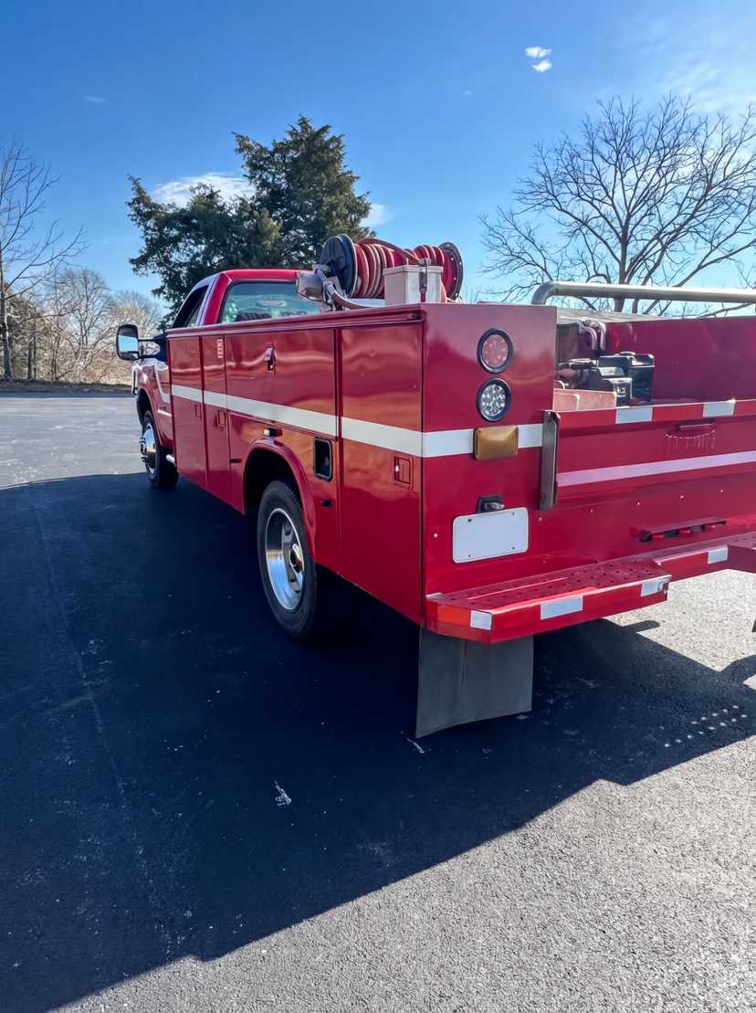 2001 Ford F550 4x4 Brush Truck — photo 3