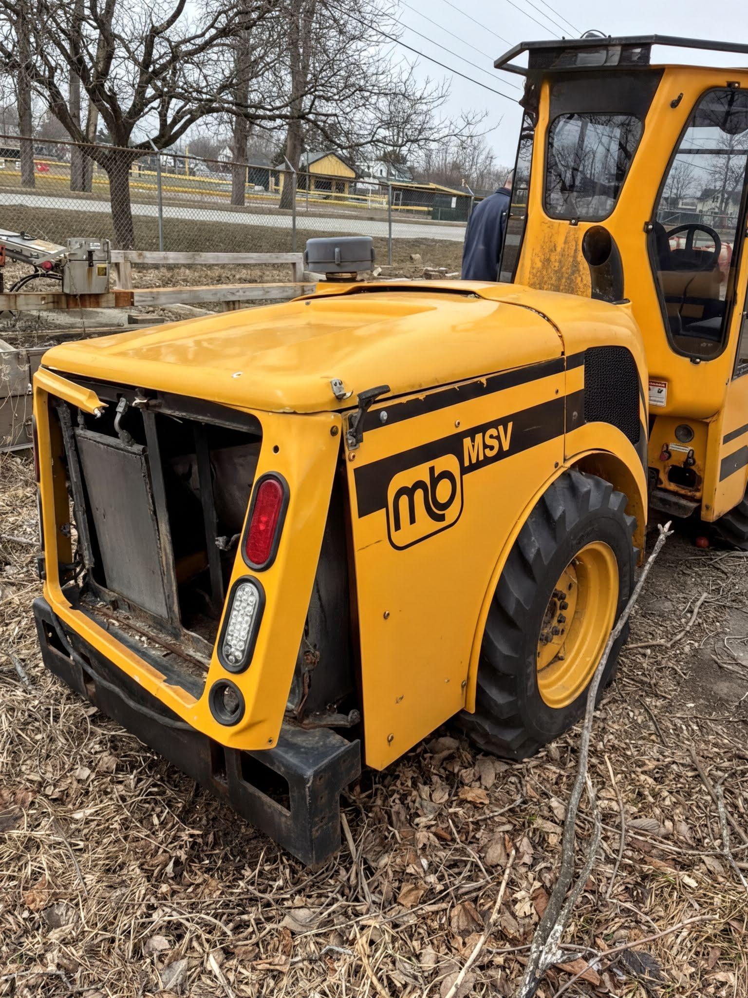 2013 MB MSV Tractor (for parts) - image 5